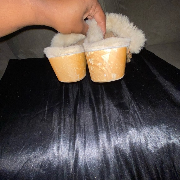 UGG Clogs Australia Kalie Clogs. Sheepskin lining. Size 6 - Picture 6 of 7